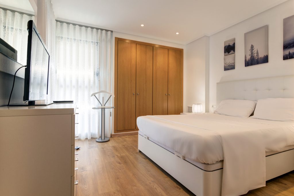 Double bedroom in holiday apartment in Patacona Beach Valencia