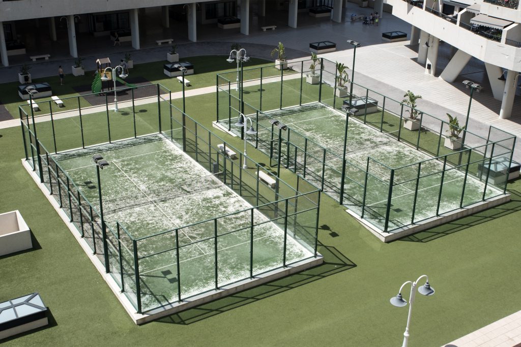 Sports courts near Patacona Beach Apartment 1 in Valencia